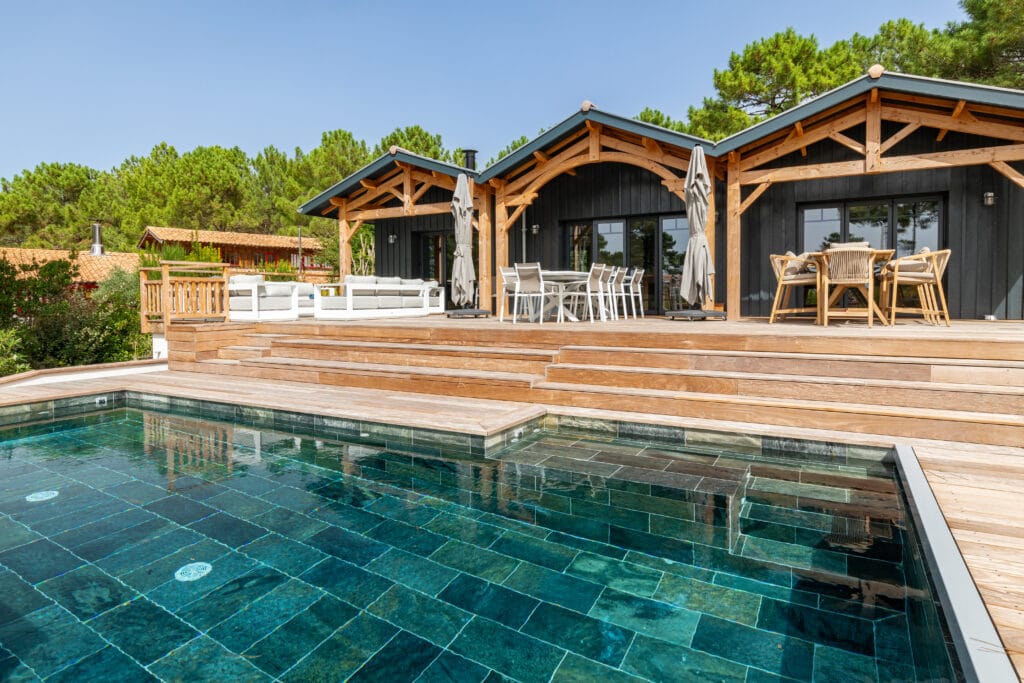 Villa Calypso au Cap Ferret, rénovée avec piscine et terrasse bois