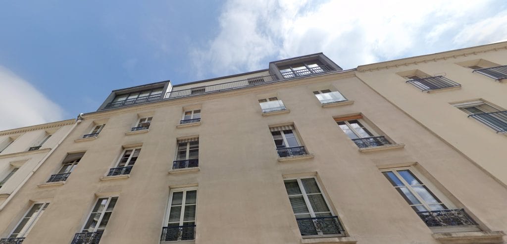 Façade d'immeuble en pierre à Bordeaux après travaux