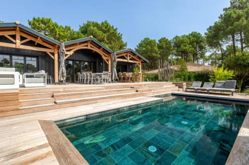 Sotheby's_Cap Ferret 1_050923_HD (2)